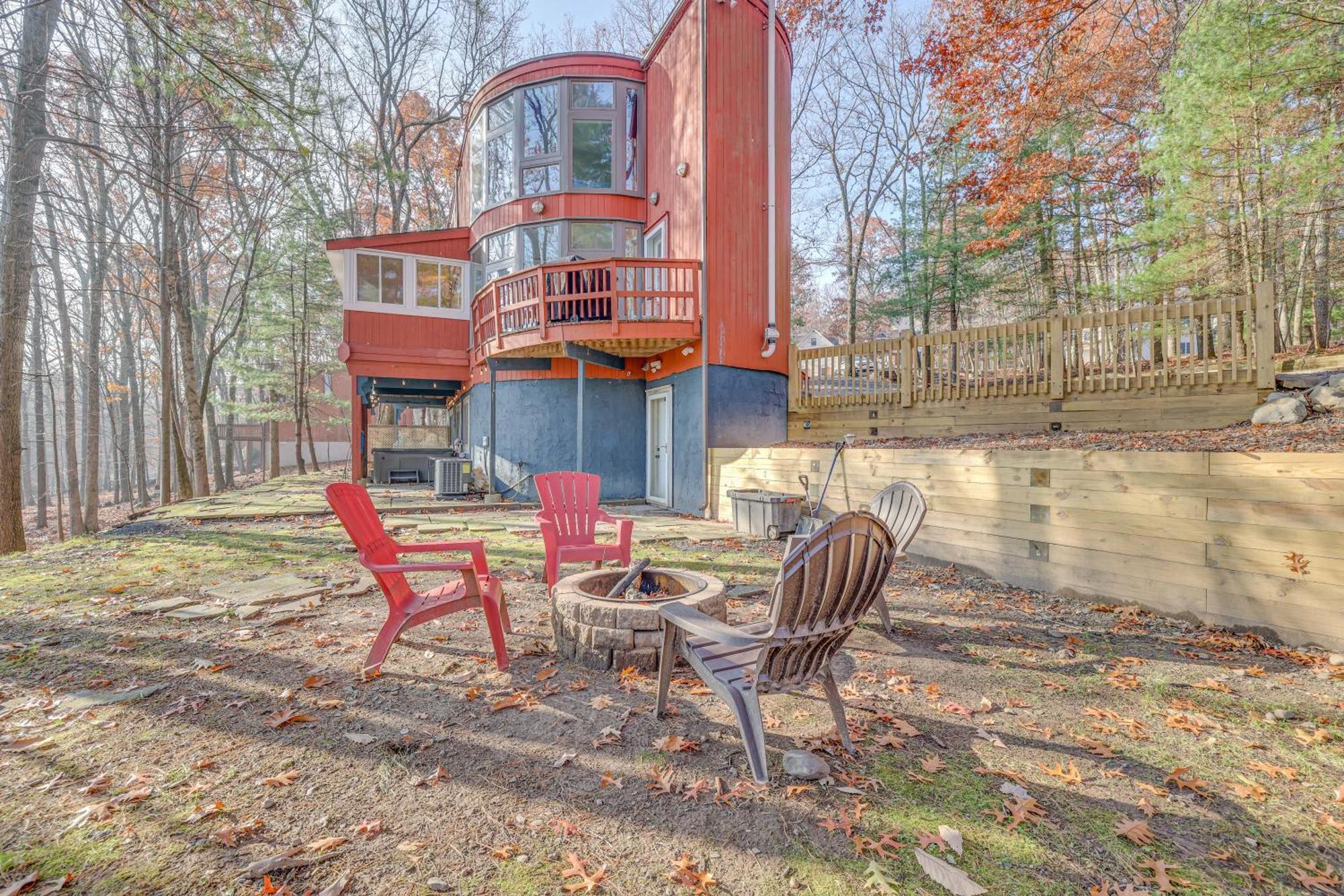 Unique Roundhouse: Hot Tub-Game Room-Firepit&More! Bushkill Exterior foto